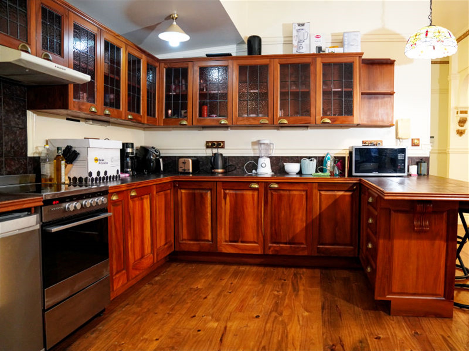 Colonial Home - Kitchen