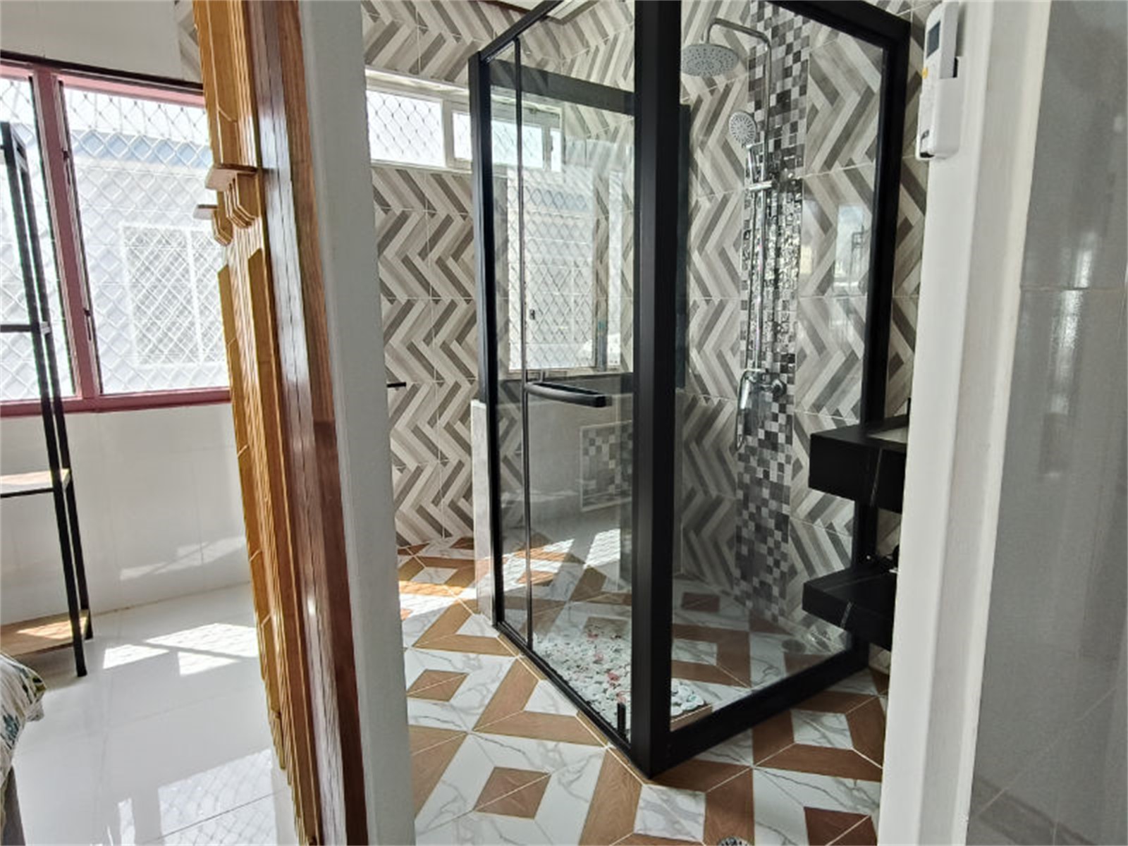 Vailele | Master Bathroom
